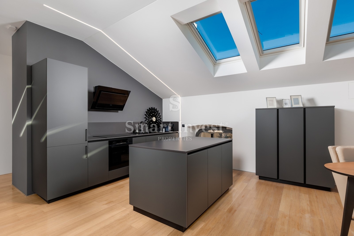 Casa Pećine, Rijeka, 300m2