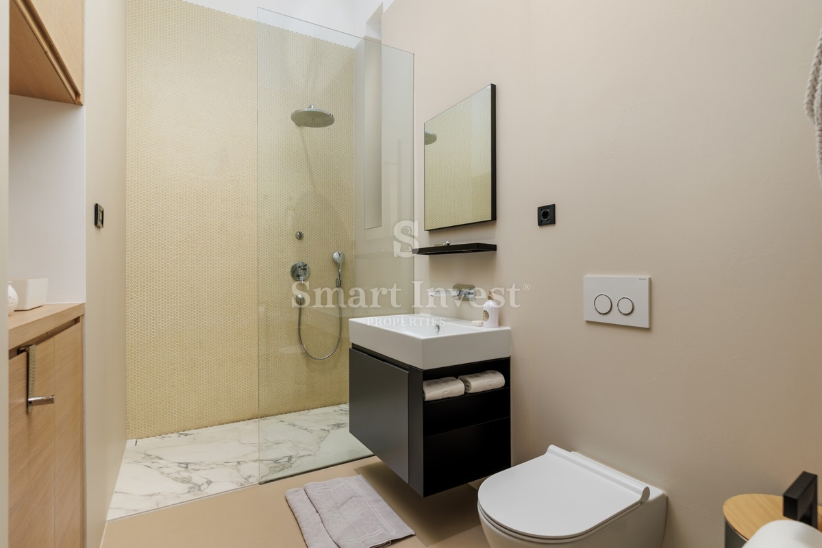 Casa Pećine, Rijeka, 300m2