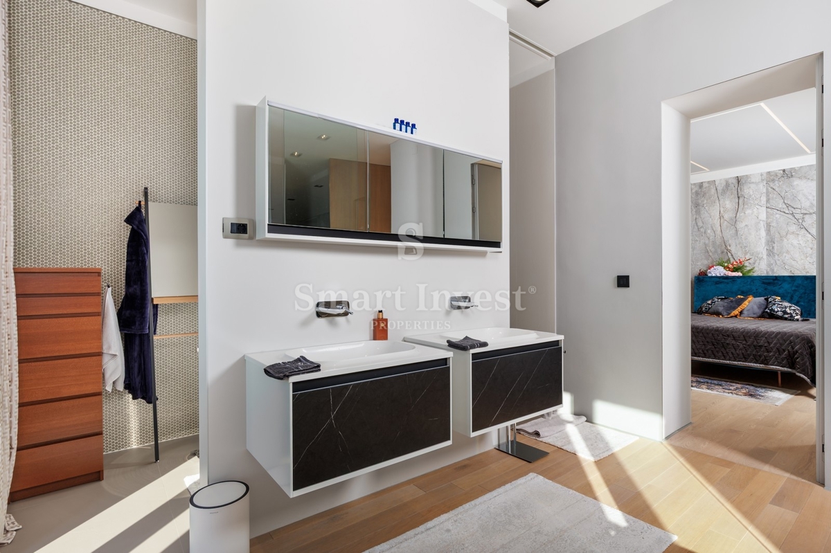 Casa Pećine, Rijeka, 300m2