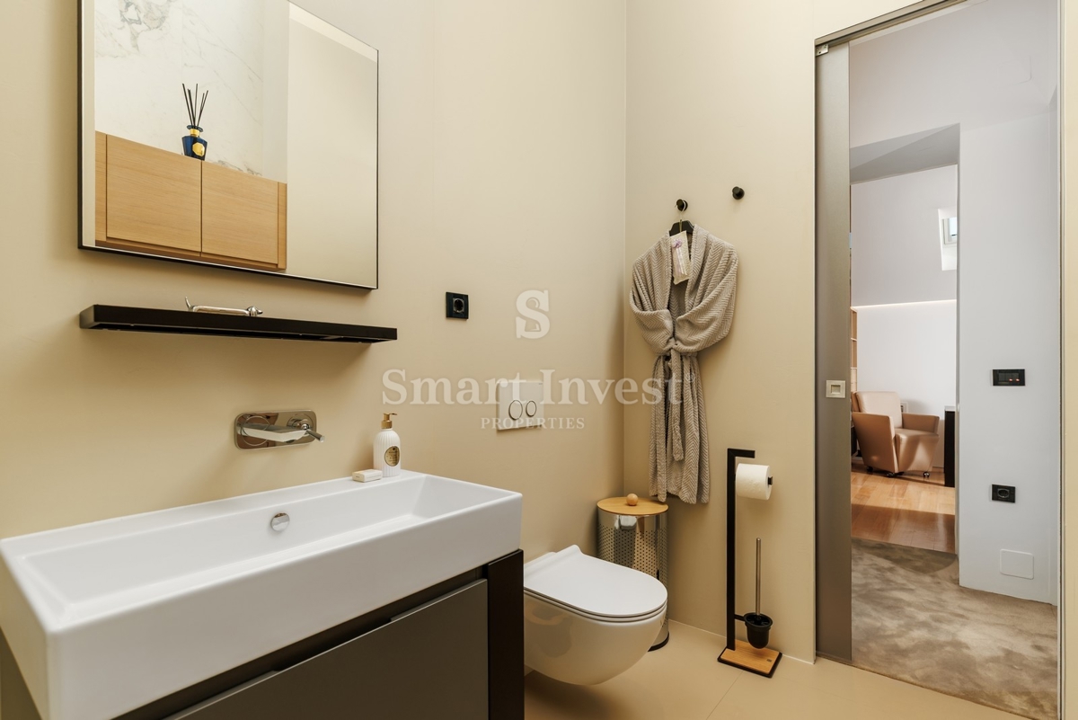 Casa Pećine, Rijeka, 300m2