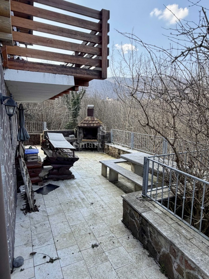 DELNICE, affascinante casa in legno immersa nella natura