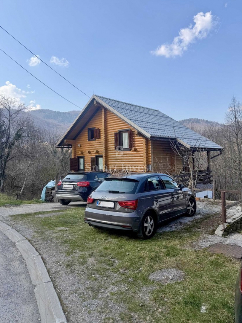 DELNICE, affascinante casa in legno immersa nella natura