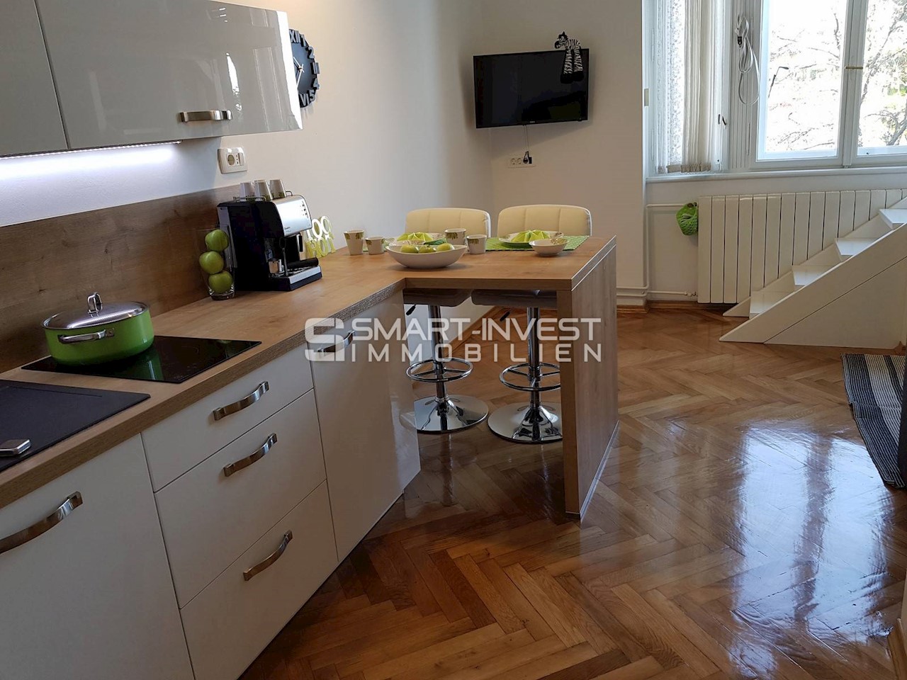 OPATIJA - CENTER, Apartment of 109.46 m2 with parking, 100 m to the sea!!