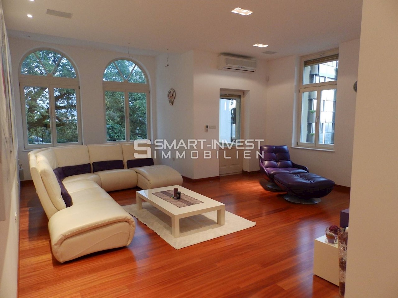 OPATIJA, Exclusive 2-bedrooms apartment with garage, near the sea