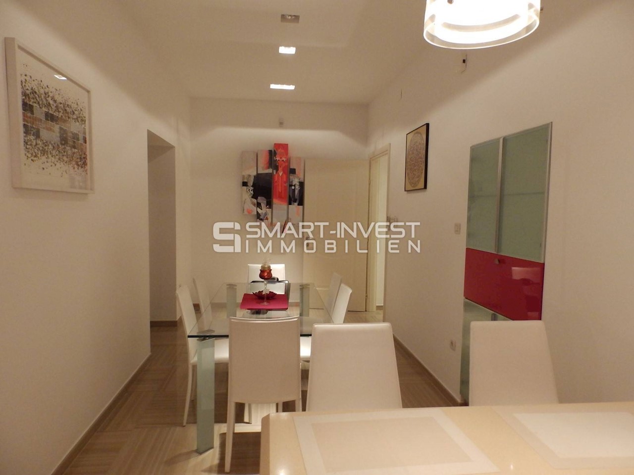 OPATIJA, Exclusive 2-bedrooms apartment with garage, near the sea