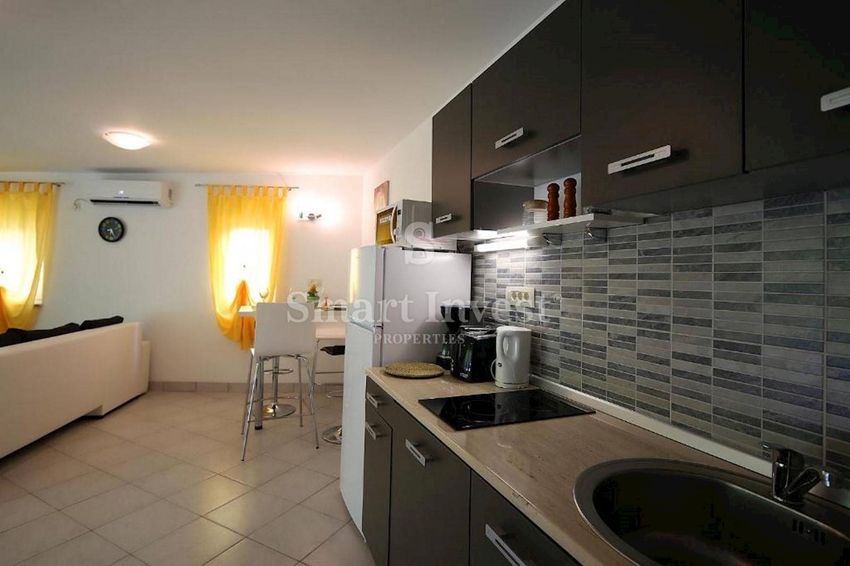 OPATIJA, Three apartments with beautiful sea view, near the sea