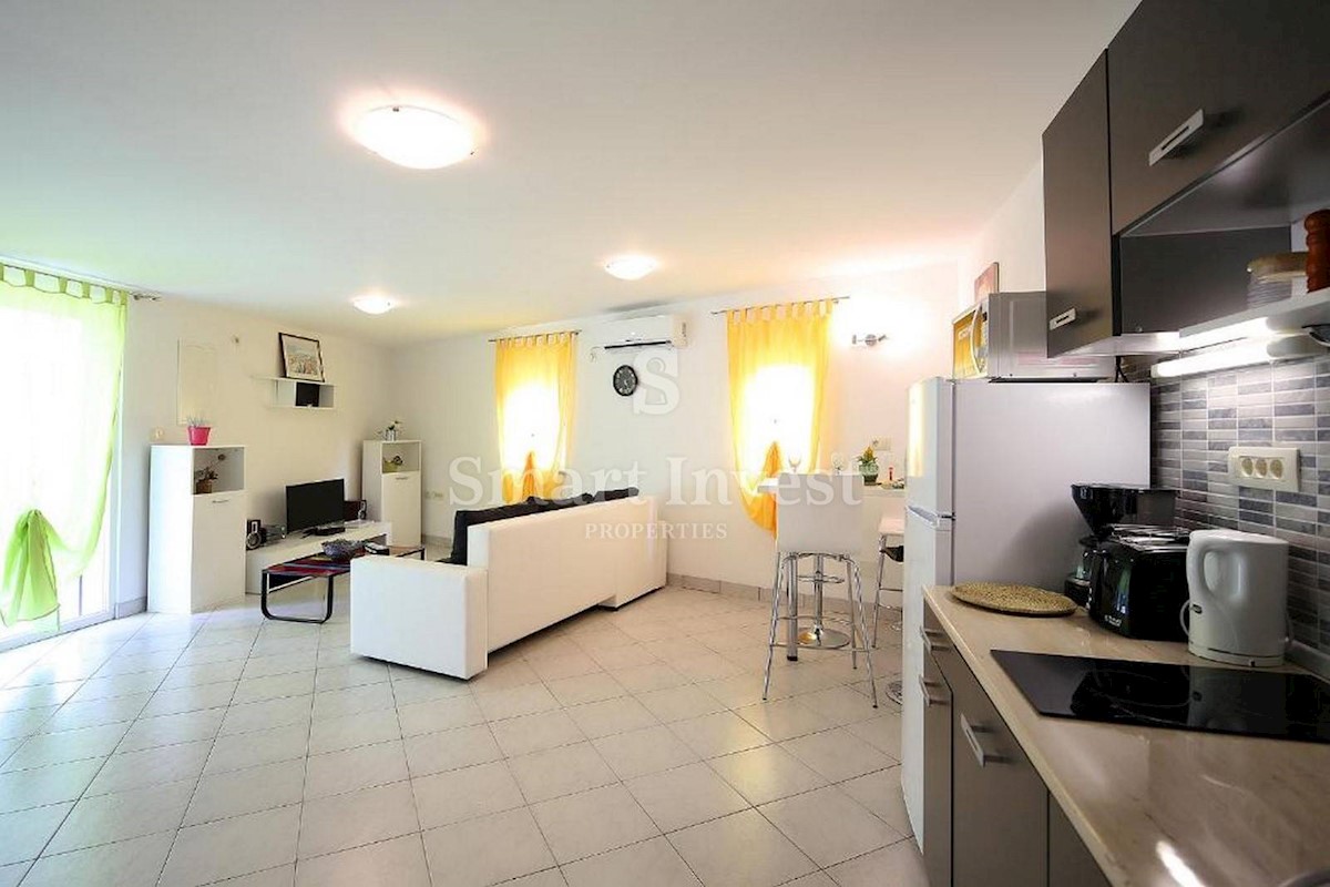 OPATIJA, Three apartments with beautiful sea view, near the sea