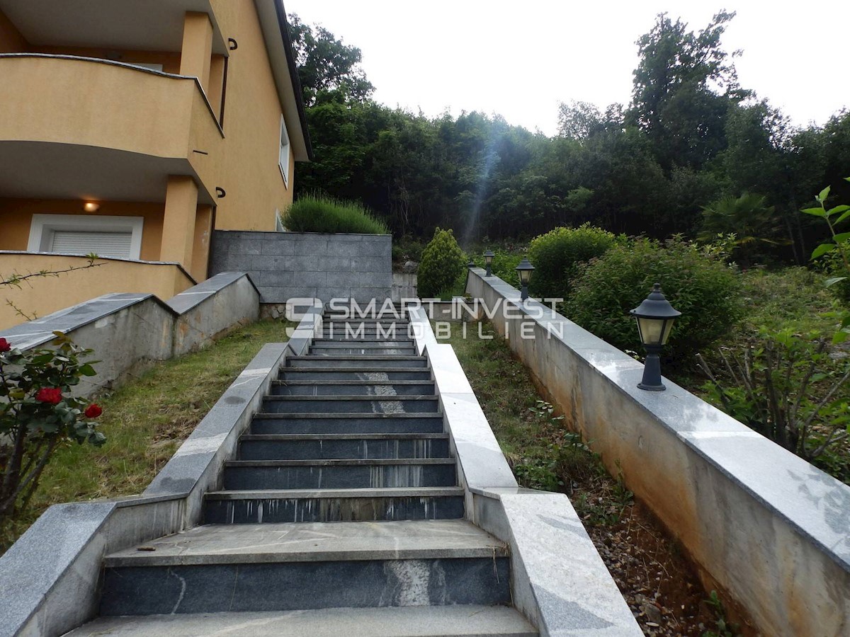 OPATIJA, Villa with 15 apartments near the sea, for sale