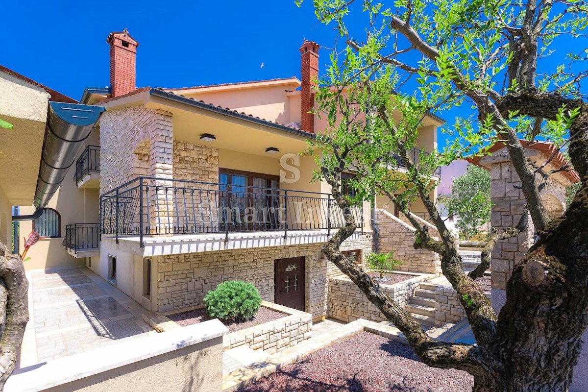 ISTRIA - FAŽANA, Villa with fitness and wellness on a land of 5000 sqm