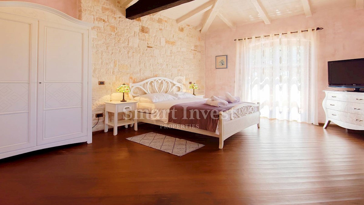 ISTRIA - POREČ, LUXURY STONE VILLA WITH HEATED POOL, SAUNA, TAVERN 