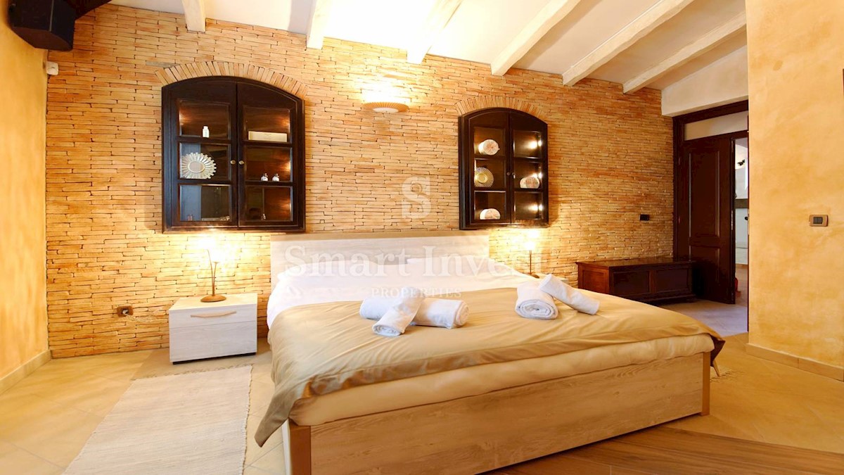 ISTRIA - POREČ, LUXURY STONE VILLA WITH HEATED POOL, SAUNA, TAVERN 