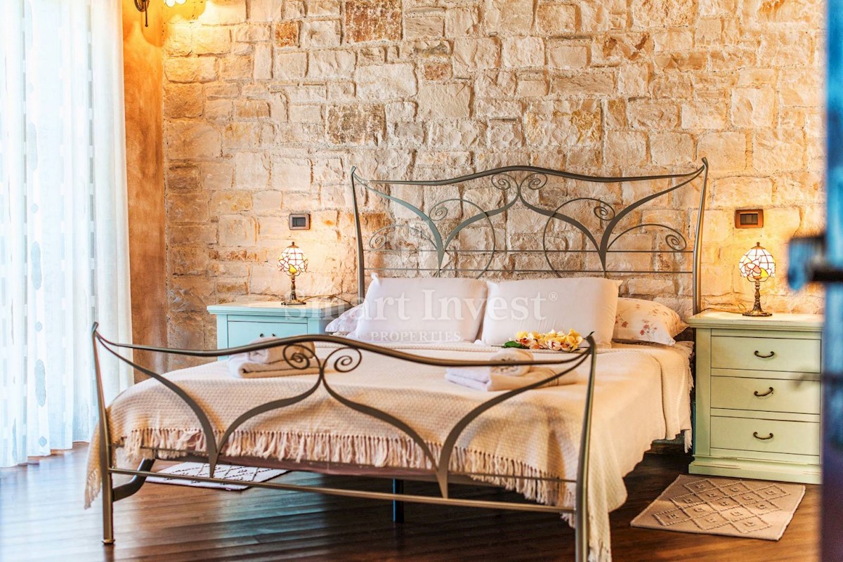 ISTRIA - POREČ, LUXURY STONE VILLA WITH HEATED POOL, SAUNA, TAVERN 