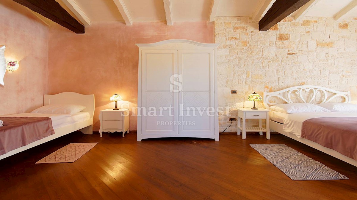 ISTRIA - POREČ, LUXURY STONE VILLA WITH HEATED POOL, SAUNA, TAVERN 