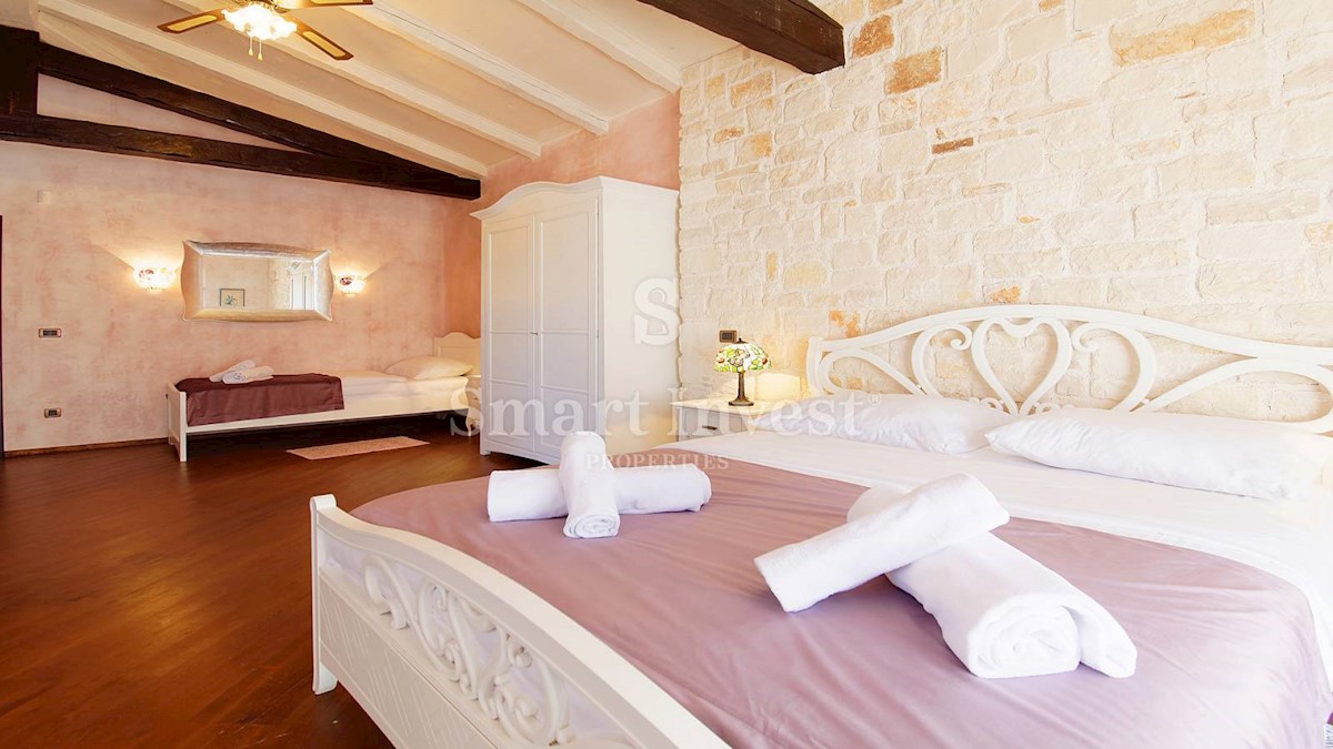 ISTRIA - POREČ, LUXURY STONE VILLA WITH HEATED POOL, SAUNA, TAVERN 