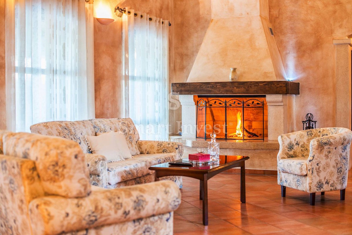 ISTRIA - POREČ, LUXURY STONE VILLA WITH HEATED POOL, SAUNA, TAVERN 