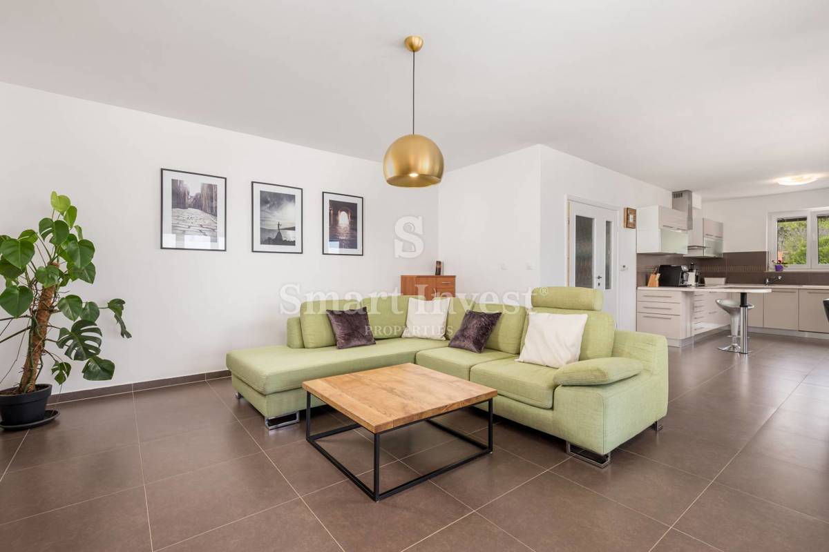 OPATIJA - VEPRINAC, Beautiful house with sea view, pool and tennis court