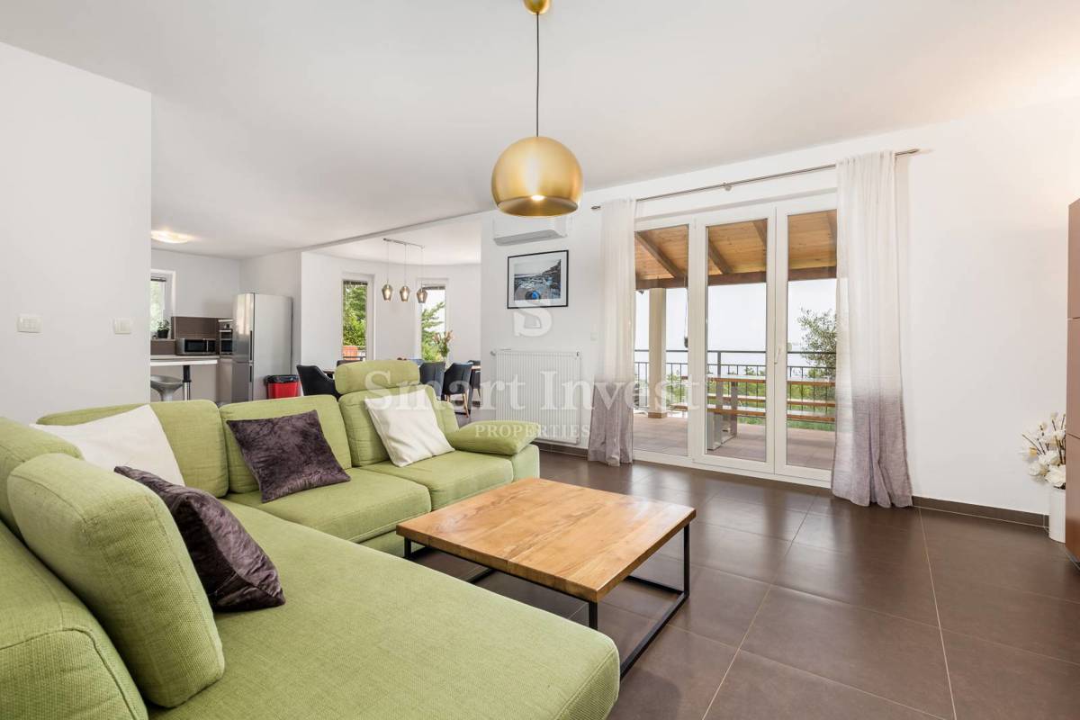 OPATIJA - VEPRINAC, Beautiful house with sea view, pool and tennis court