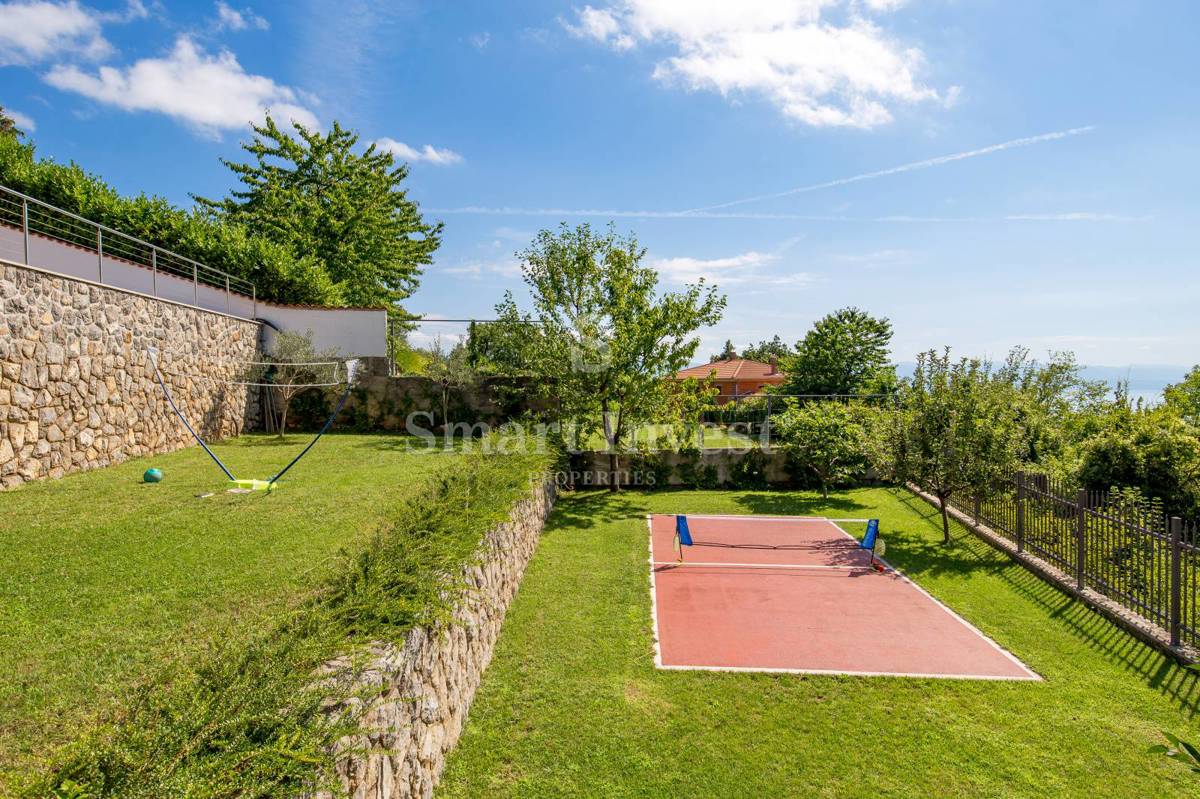 OPATIJA - VEPRINAC, Beautiful house with sea view, pool and tennis court