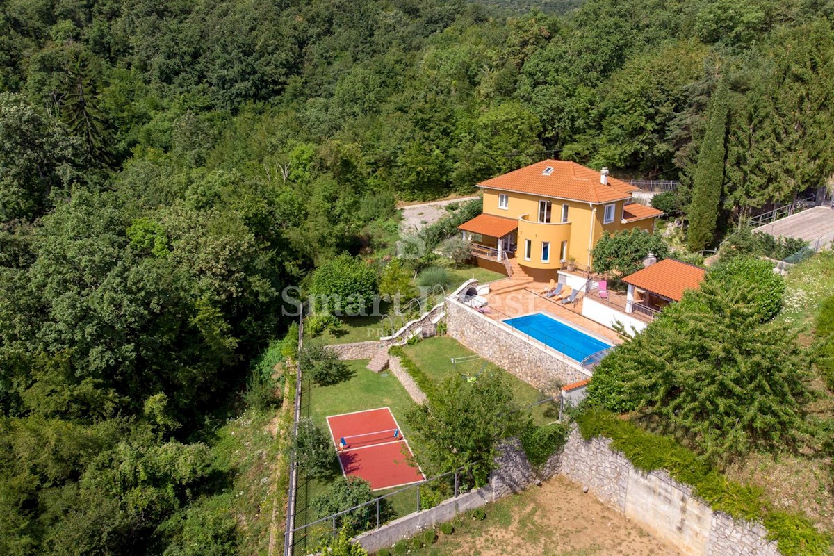 OPATIJA - VEPRINAC, Beautiful house with sea view, pool and tennis court