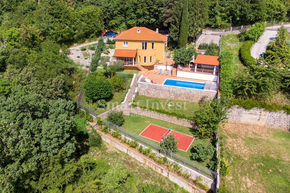 OPATIJA - VEPRINAC, Beautiful house with sea view, pool and tennis court