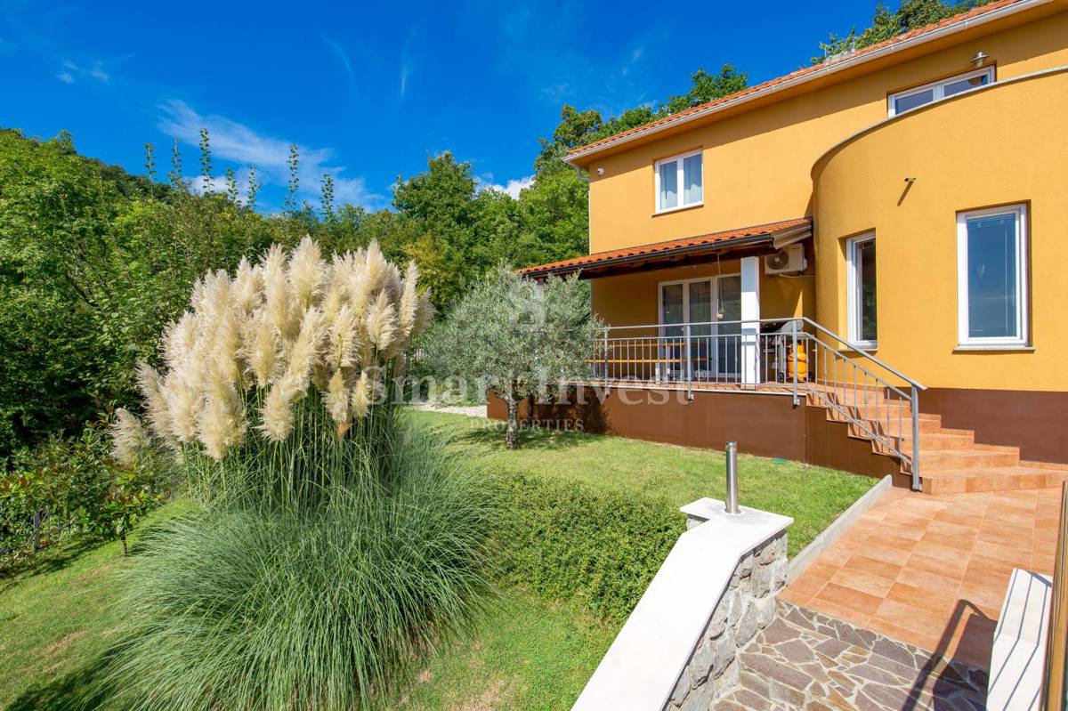 OPATIJA - VEPRINAC, Beautiful house with sea view, pool and tennis court