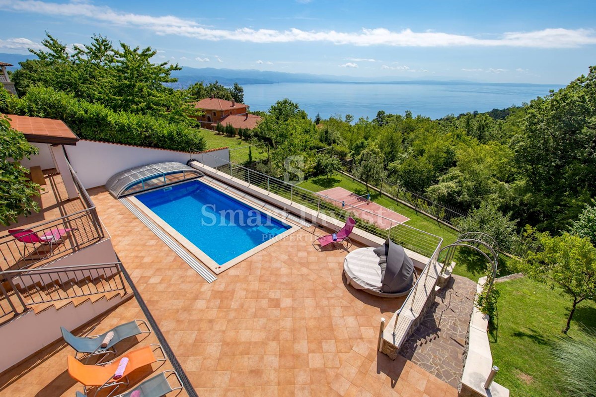 OPATIJA - VEPRINAC, Beautiful house with sea view, pool and tennis court