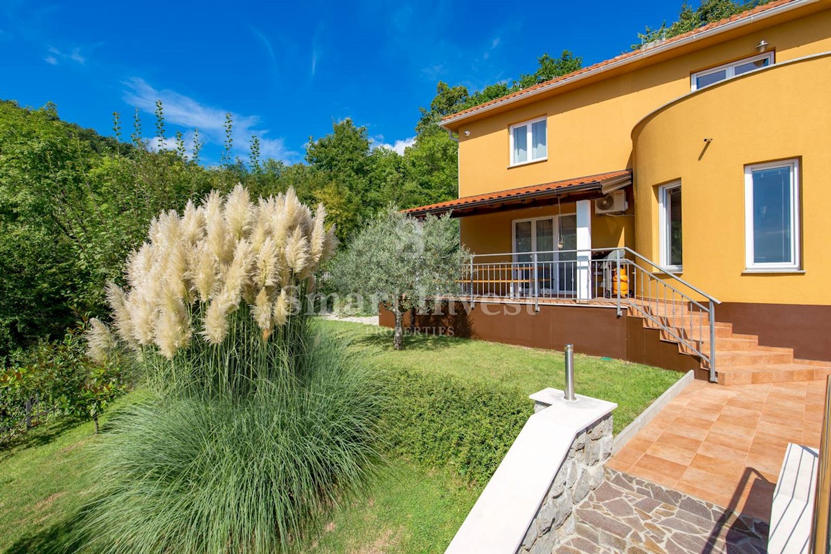 OPATIJA - VEPRINAC, Beautiful house with sea view, pool and tennis court