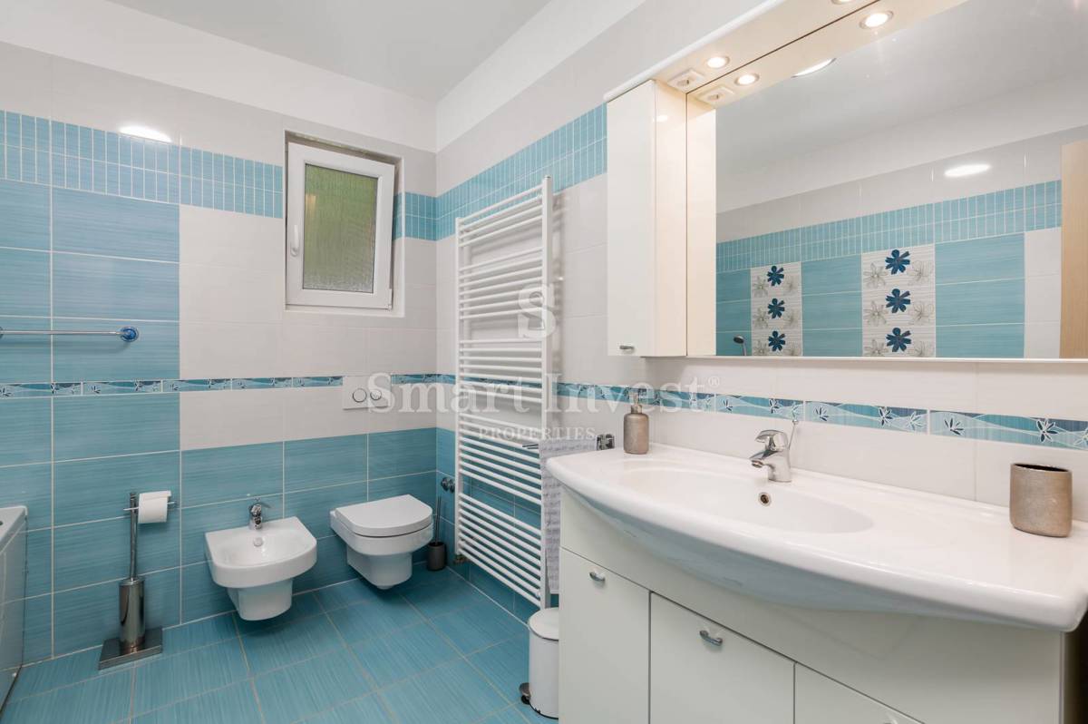 OPATIJA - VEPRINAC, Beautiful house with sea view, pool and tennis court