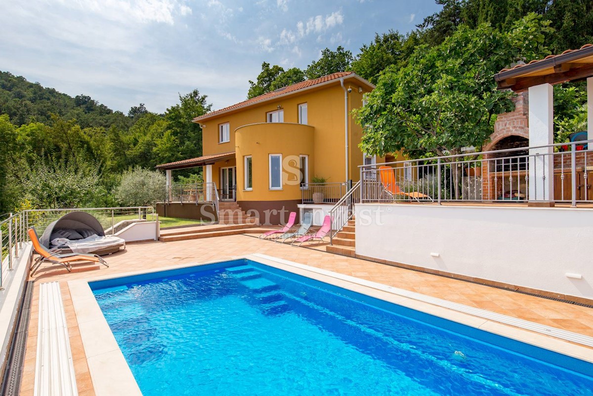 OPATIJA - VEPRINAC, Beautiful house with sea view, pool and tennis court