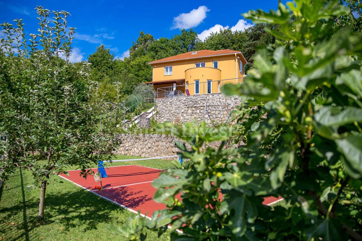 OPATIJA - VEPRINAC, Beautiful house with sea view, pool and tennis court