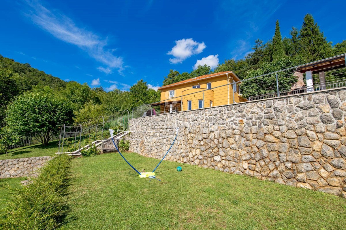 OPATIJA - VEPRINAC, Beautiful house with sea view, pool and tennis court