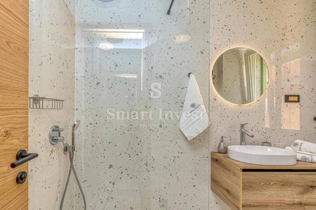 ISTRIA - ORSERA, Bella casa con appartamenti vicino al mare, in vendita