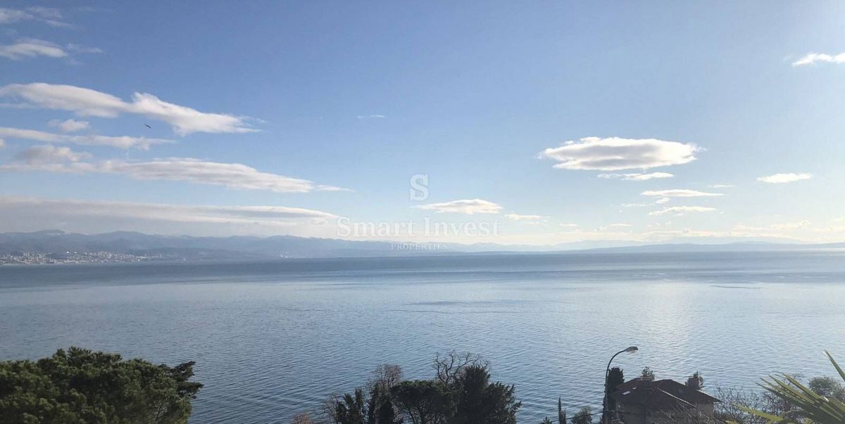 ABBAZIA, appartamento in una bellissima villa con splendida vista sul mare