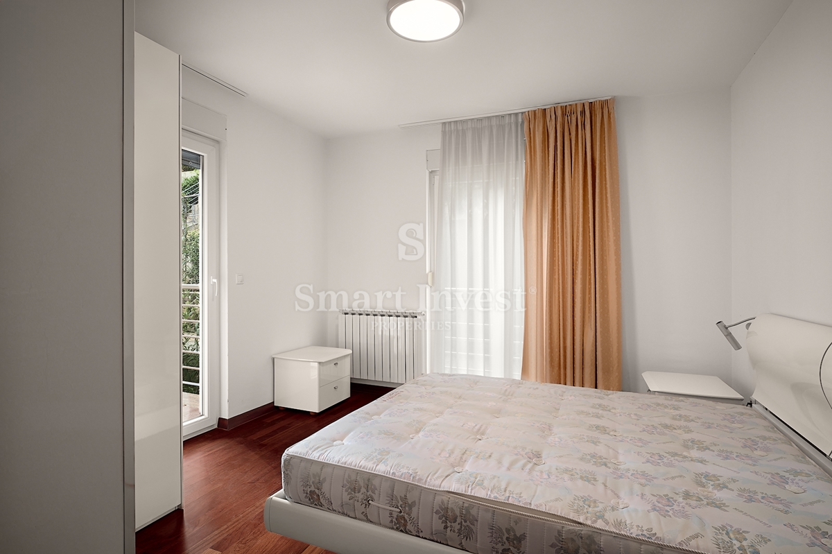 ABBAZIA, appartamento trilocale con vista mare e garage