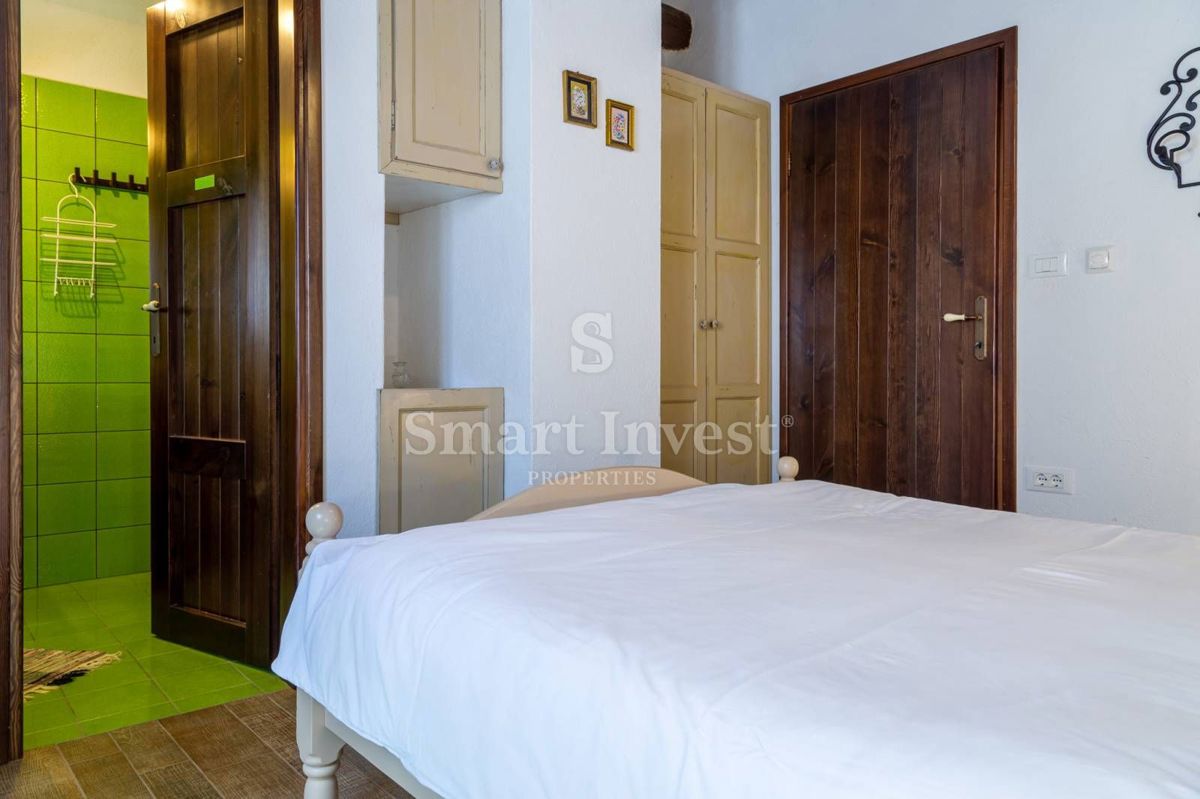 ISTRIA - GRAČIŠĆE, case in pietra con piscina e parcheggio nel centro storico