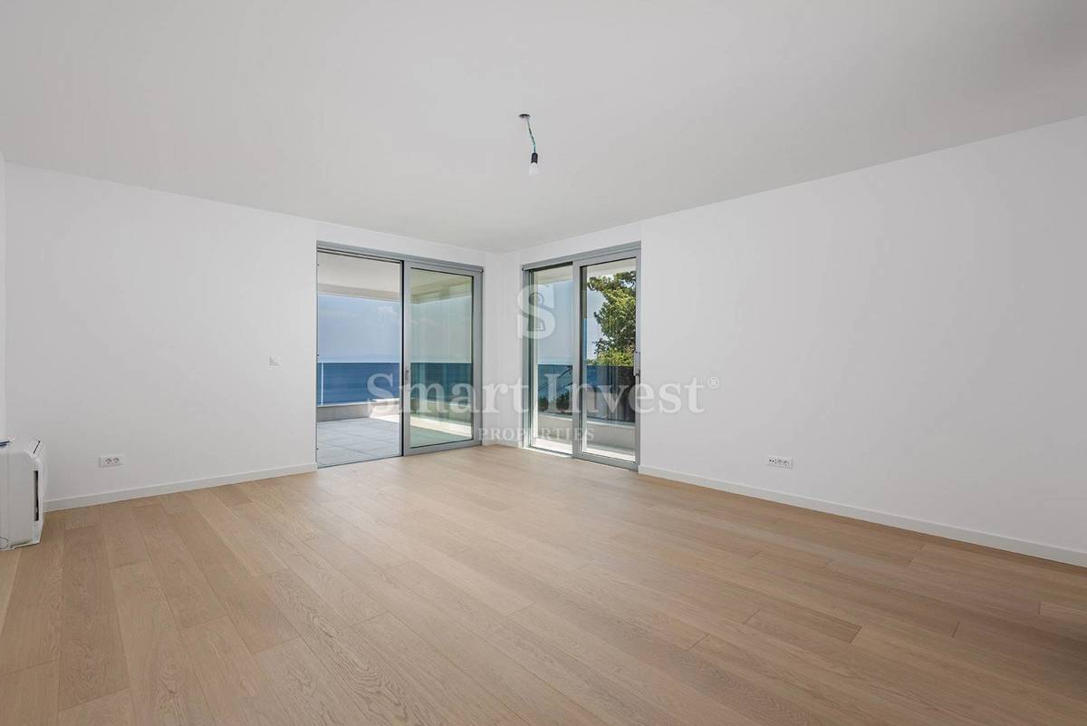 ABBAZIA, lussuoso attico con piscina e vista panoramica sul mare