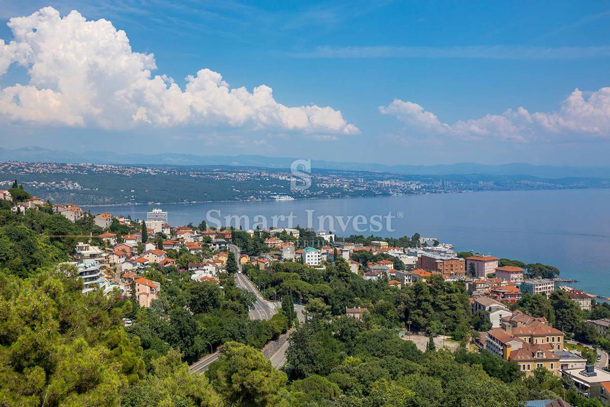 ABBAZIA, lussuoso attico con piscina e vista panoramica sul mare
