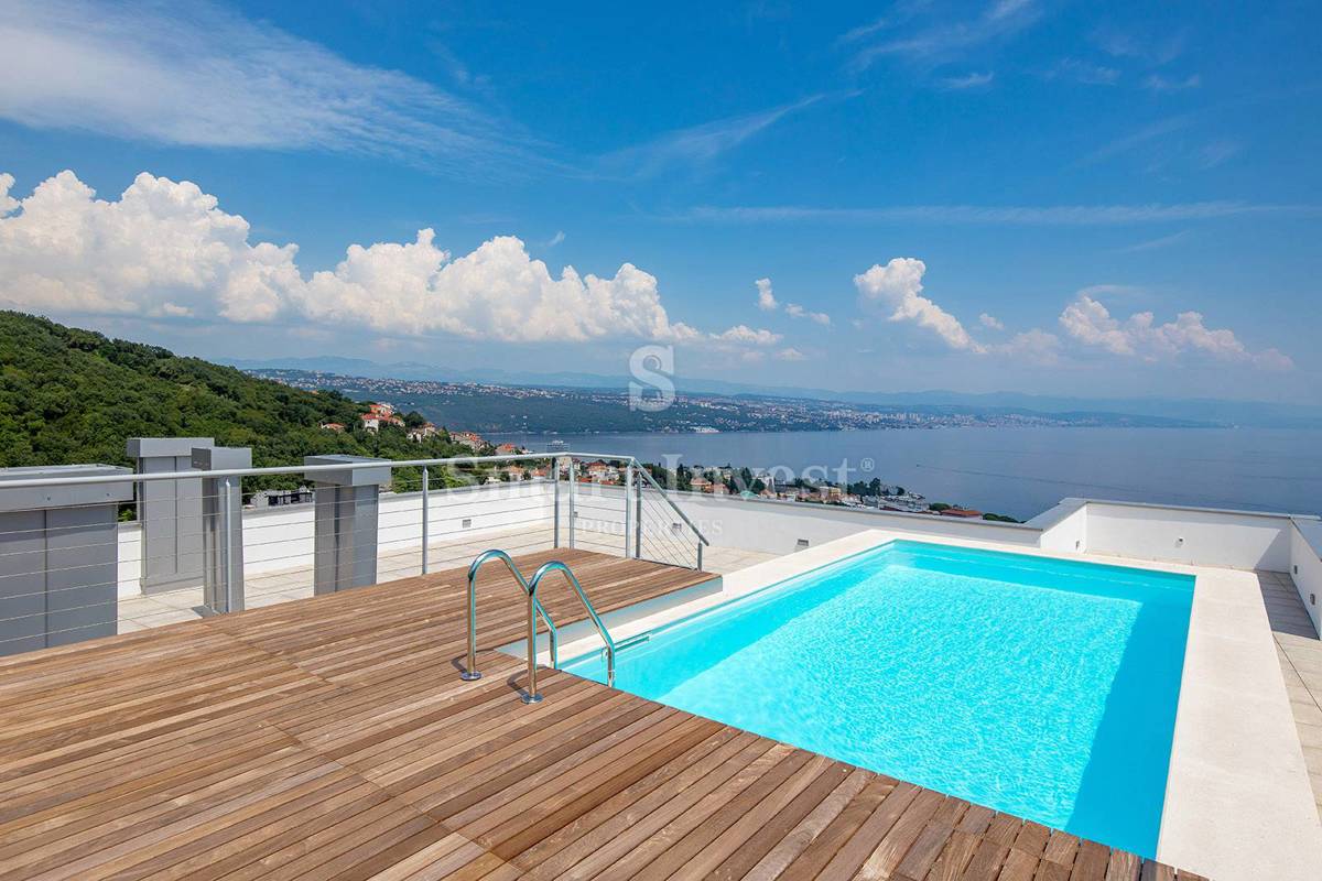 ABBAZIA, lussuoso attico con piscina e vista panoramica sul mare