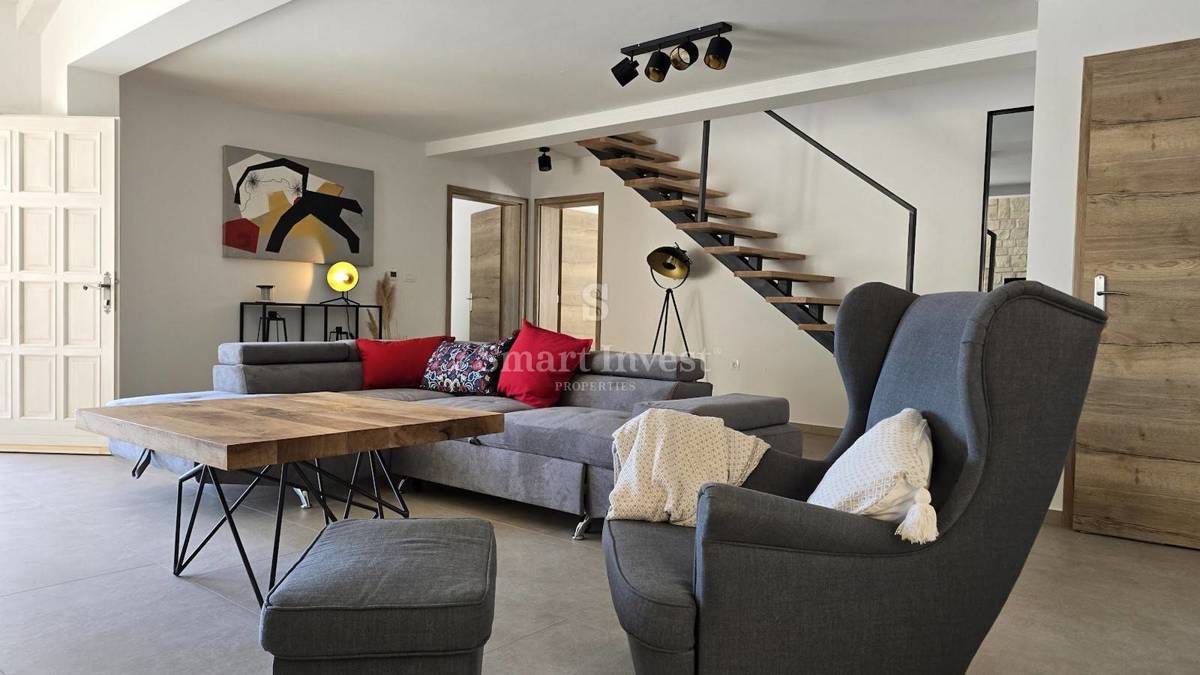 JADRANOVO, villa in pietra con piscina e vista mare