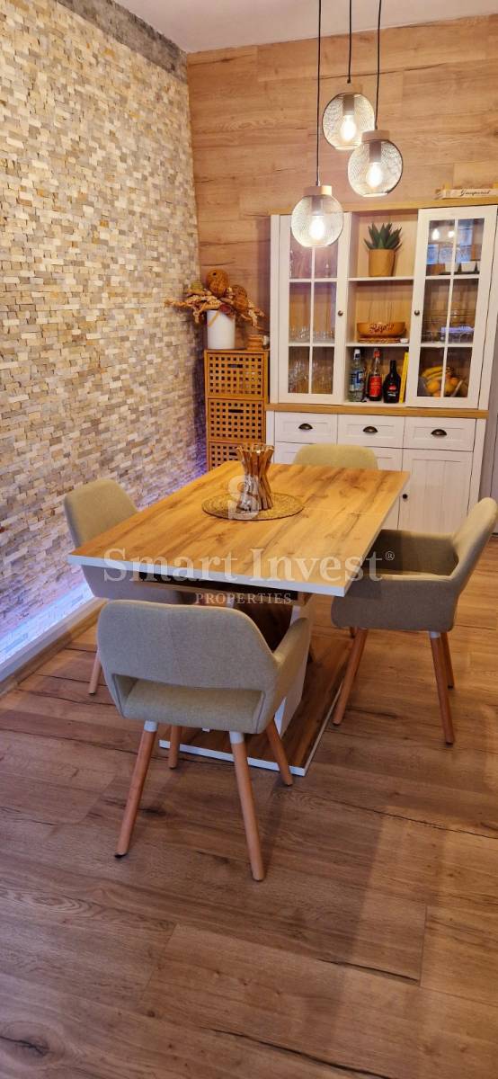 OPATIJA, appartamento trilocale con ampia terrazza, vicino al mare