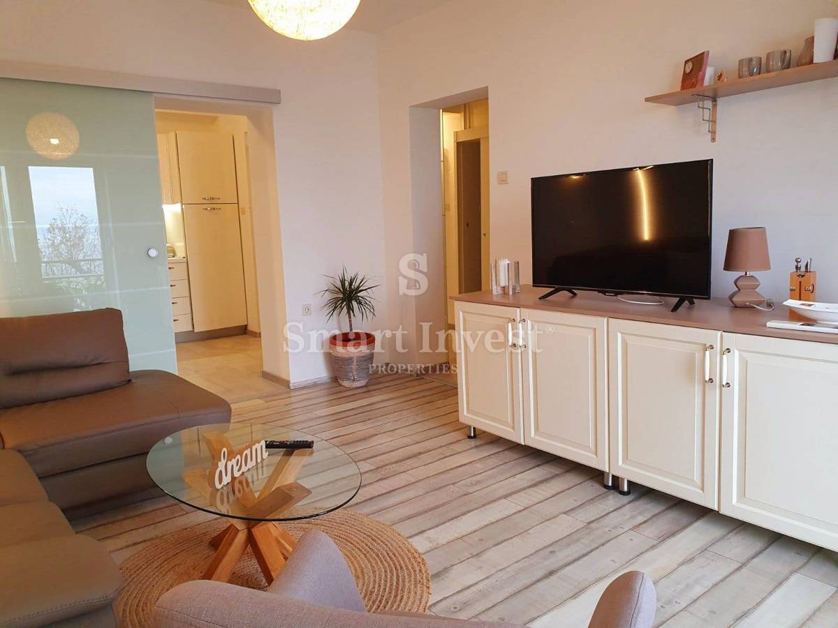 OPATIJA, appartamento trilocale con ampia terrazza, vicino al mare