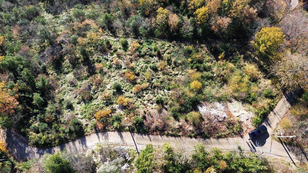 MOŠĆENIČKA DRAGA, terreno con permesso di costruzione per villa vicino al mare