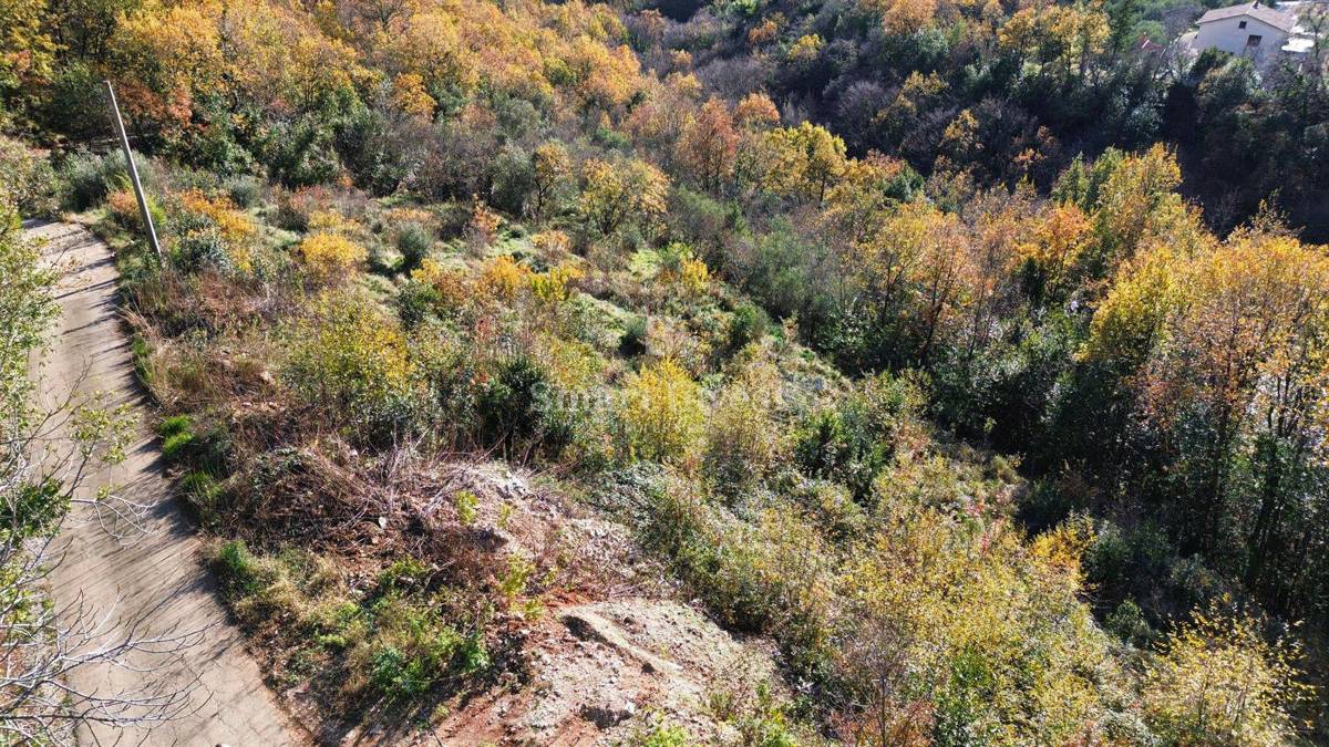 MOŠĆENIČKA DRAGA, terreno con permesso di costruzione per villa vicino al mare