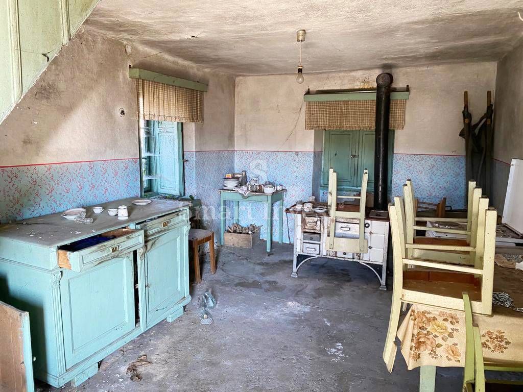 MATULJI - ŠAPJANE, 4 vecchie case da ristrutturare, 248 m2 di terreno, in vendita