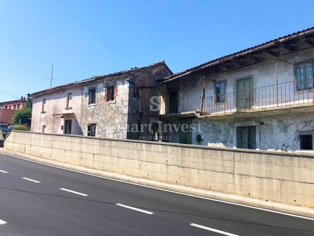 MATULJI - ŠAPJANE, 4 vecchie case da ristrutturare, 248 m2 di terreno, in vendita