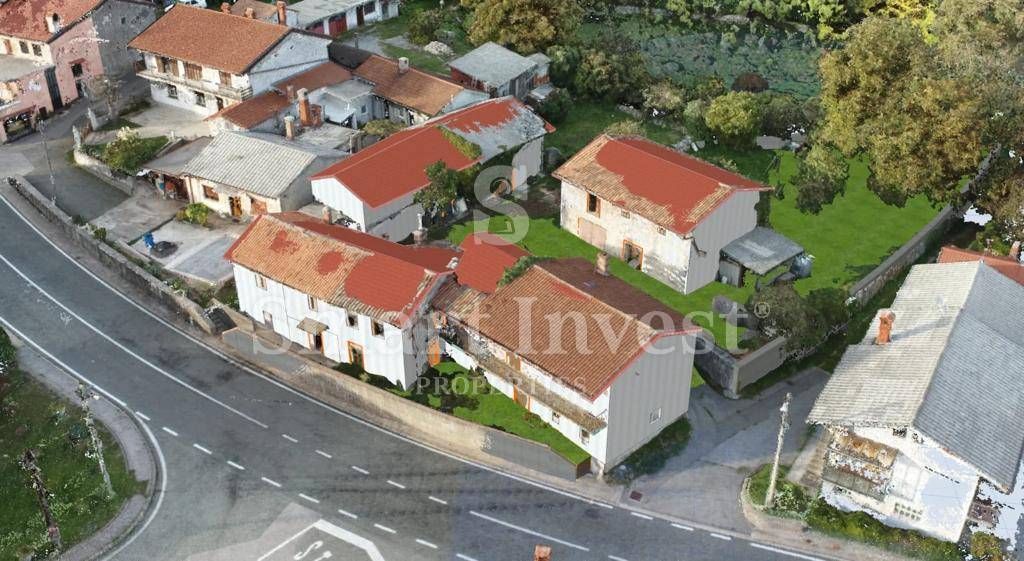 MATULJI - ŠAPJANE, 4 vecchie case da ristrutturare, 248 m2 di terreno, in vendita