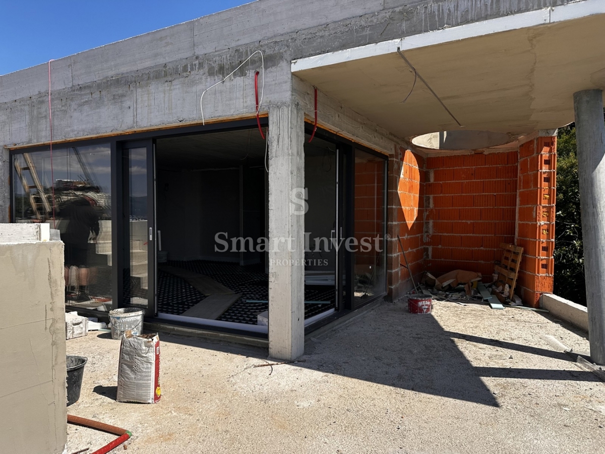 FIUME - PULAC, appartamento di lusso con piscina e vista mare!