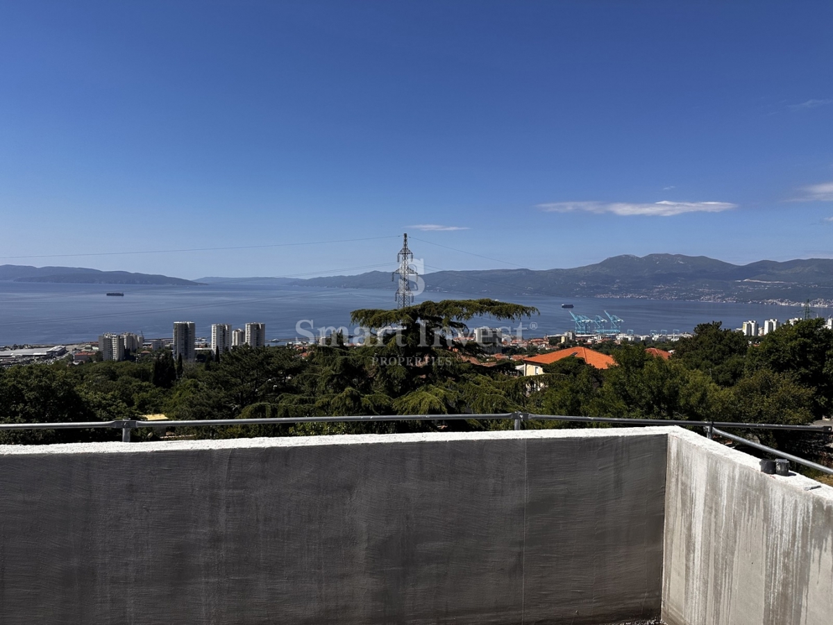 FIUME - PULAC, appartamento di lusso con piscina e vista mare!