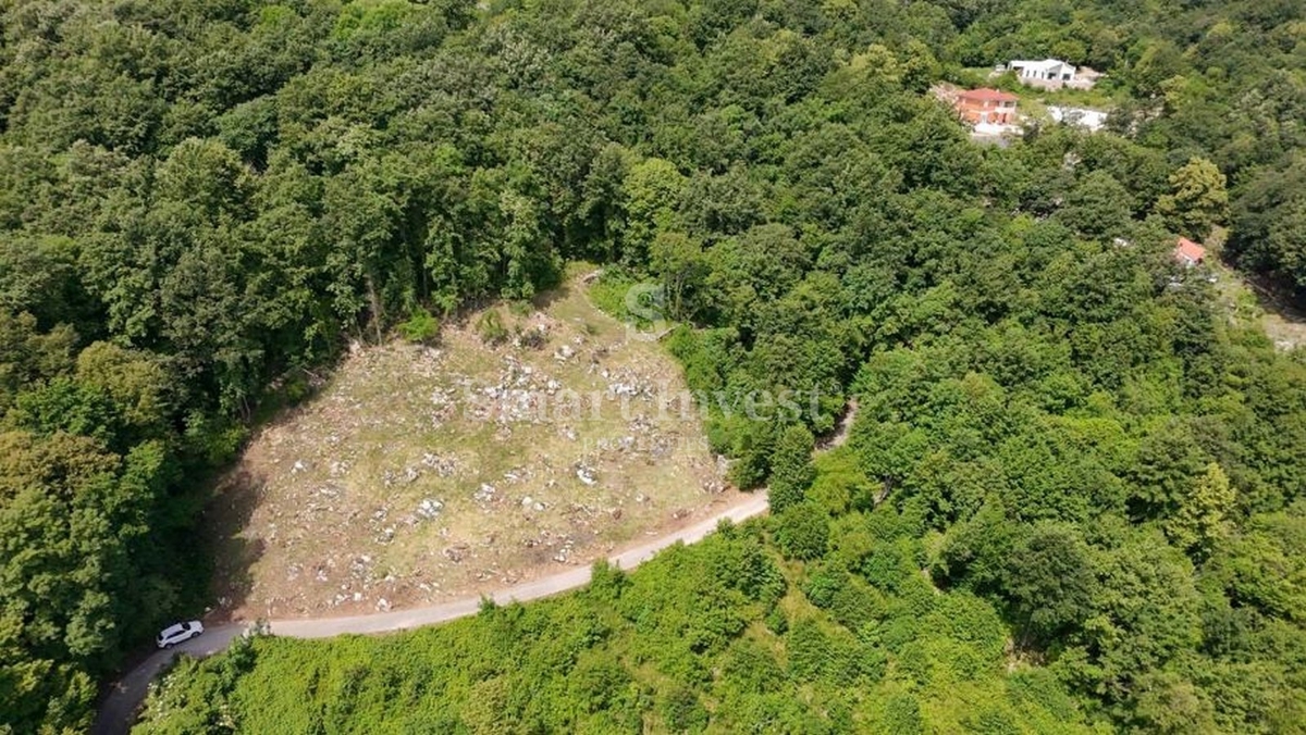 ABBAZIA - RUKAVAC, terreno edificabile in posizione tranquilla