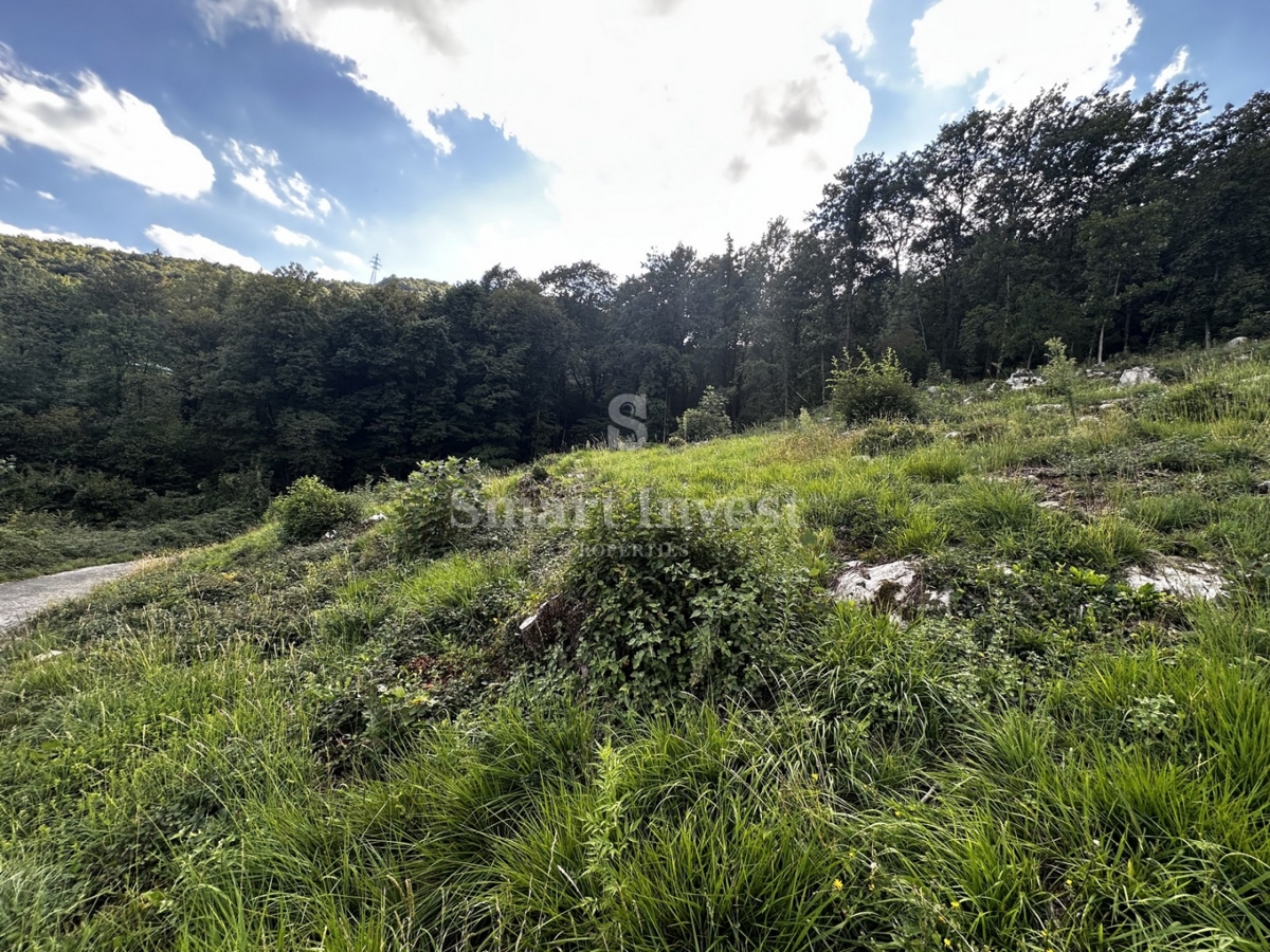 ABBAZIA - RUKAVAC, terreno edificabile in posizione tranquilla